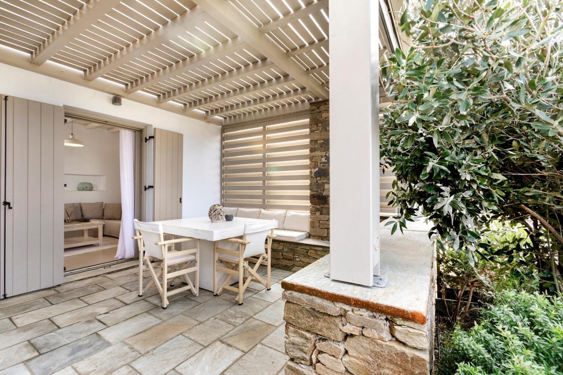 White Tinos Luxury