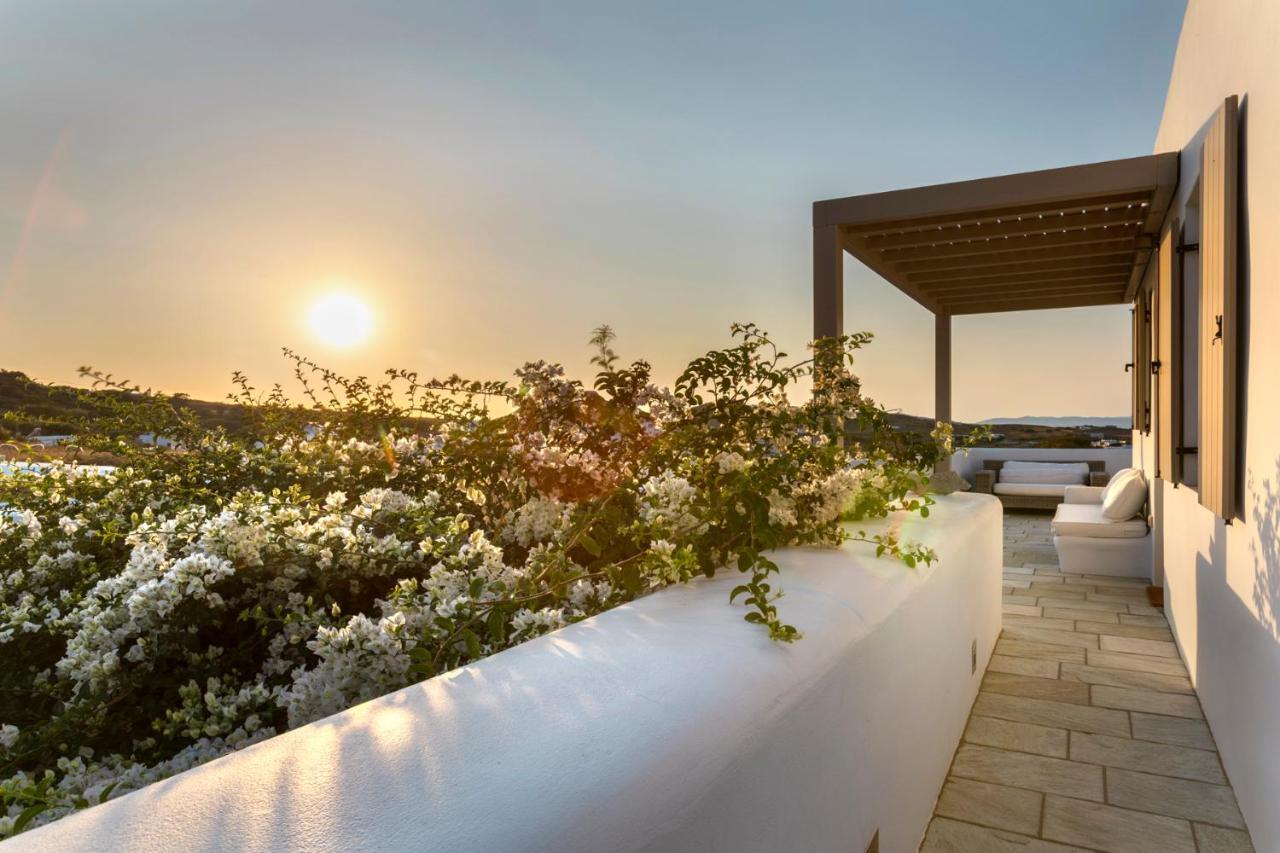 White Tinos Luxury